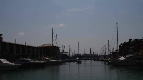 Port de Gênes sur la mer Méditerranée — Video