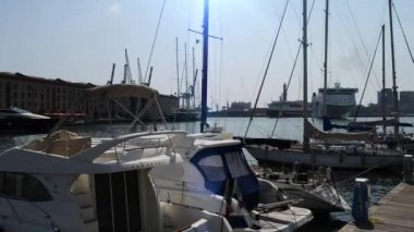 Port Cenova Akdeniz üzerinde