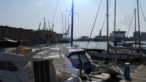 Pelabuhan Genoa di Laut Mediterania — Stok Video