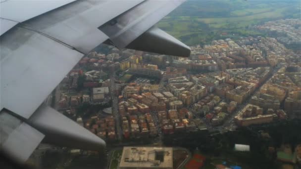 L'aereo sorvola l'Italia avvicinandosi a Roma . — Video Stock