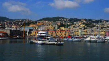 Port Cenova Akdeniz üzerinde