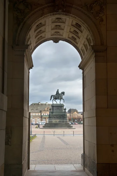 Statue des sächsischen Königs Johann von Sachsen in Dresden — Stockfoto