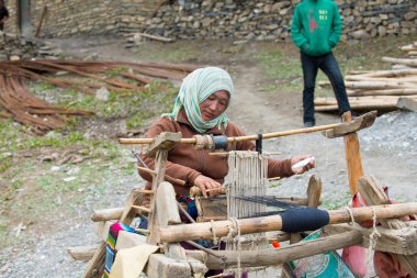 Kimliği belirsiz kadın kadın ile