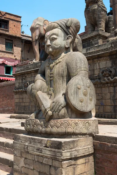 Guard of Nyatapola temple — Stock Photo, Image