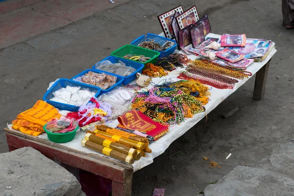 Souvenirs op de Muktinath straat — Stockfoto