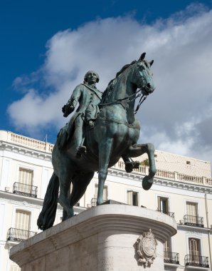 Charles III heykeli