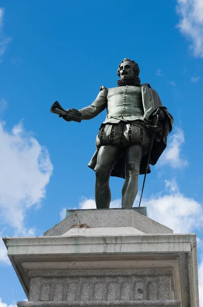 Statue von Miguel de Cervantes — Stockfoto