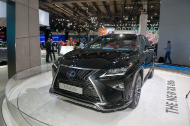 Lexus RX 450H - European premiere.