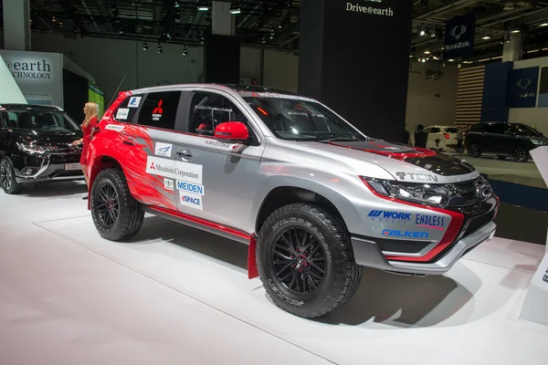 Rally "Baja Portalegre 500" version av Mitsubishi Outlander PHEV-europeiska premiären — Stockfoto