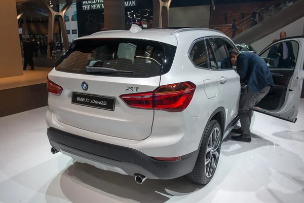 Новый BMW X1 - мировая премьера — стоковое фото