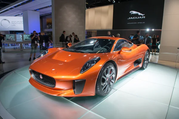 Jaguar C-X75 veículo conceito formar o filme Spectre, a aventura James Bond 24 . — Fotografia de Stock