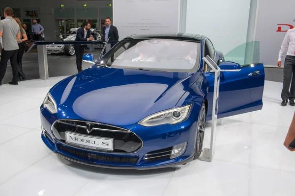 Tesla model S P90d — Stockfoto