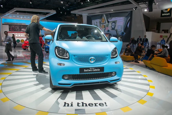 Neues smart fortwo cabrio - Weltpremiere. — Stockfoto
