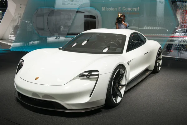 Porsche misyonu E kavramı - dünya prömiyeri.