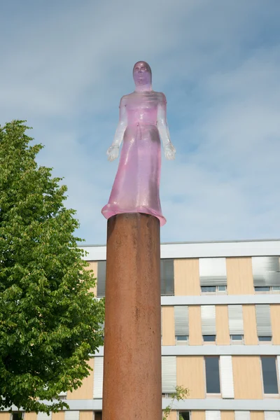 Skulptur der heiligen mechthild am fürstenwall in magdeburg, deutschland — Stockfoto