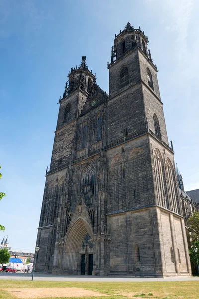 Catedral de Magdeburgo (Catedral protestante de Magdeburgo Mauricio y Santa Catalina) - uno de los edificios góticos más antiguos de Alemania . —  Fotos de Stock