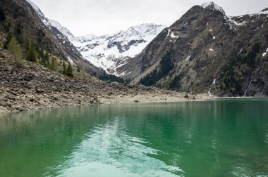 Dağ gölü Le Lauvitel