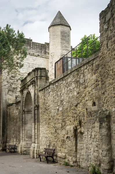 Fortress wall in Avignon — Stock Photo, Image