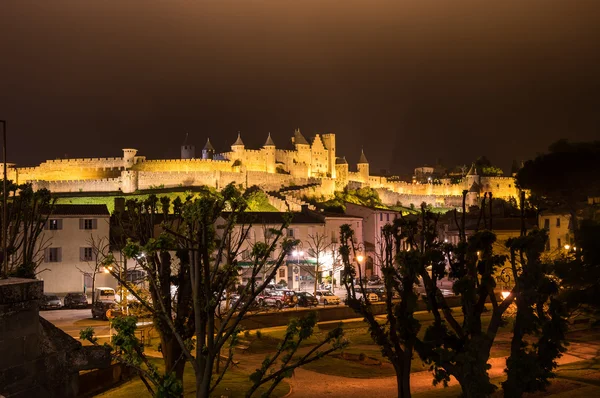 Castello e mura della città di Carcassonne di notte — Foto Stock