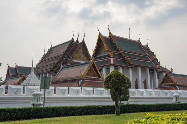 Wat ratchanaddaram och loha prasat metall palace — Stockfoto