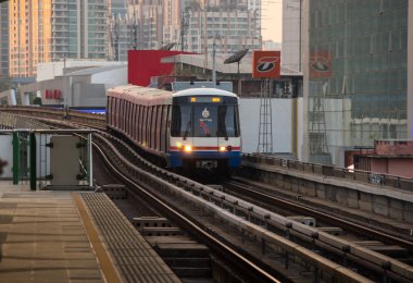 Bts tren istasyonunda gelen