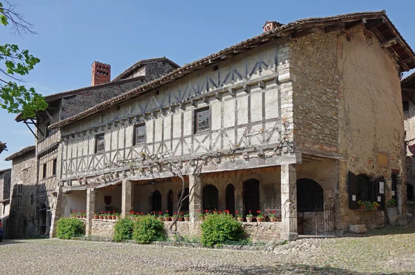 Mittelalterliche Stadt von Perouges — Stockfoto