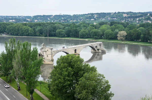 Pont d 'Avignon y el río Rhone en Aviñón — Foto de Stock