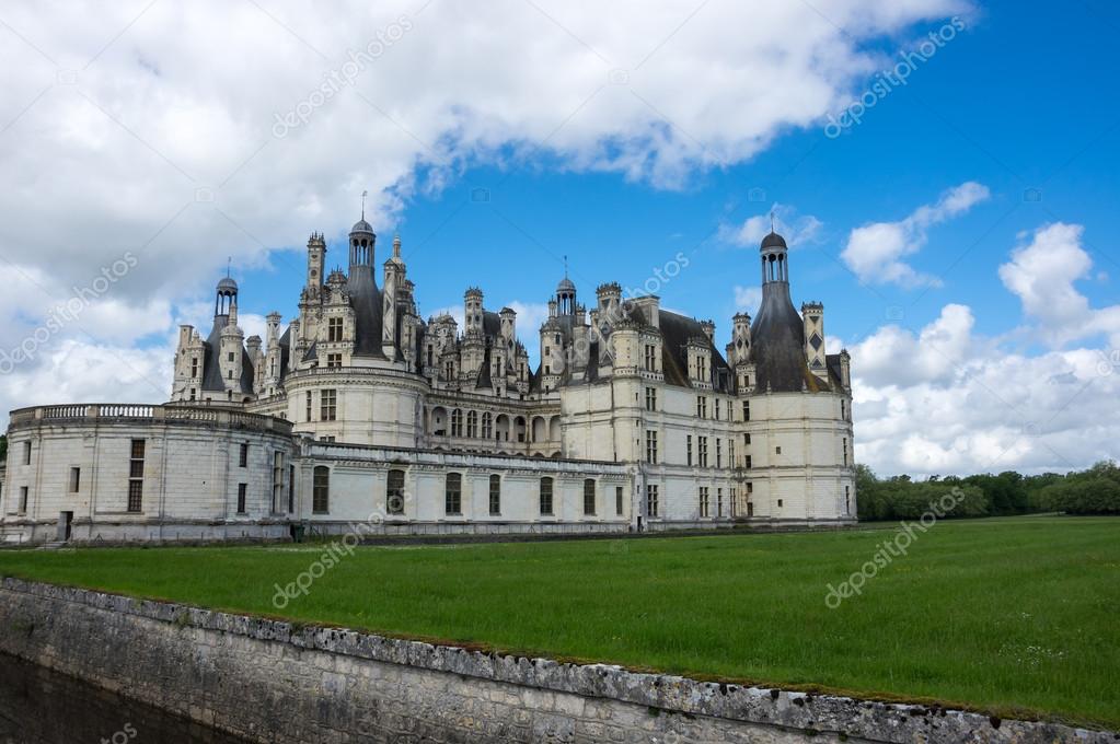 The royal Chateau de Chambord ⬇ Stock Photo, Image by © gumbao 111318334