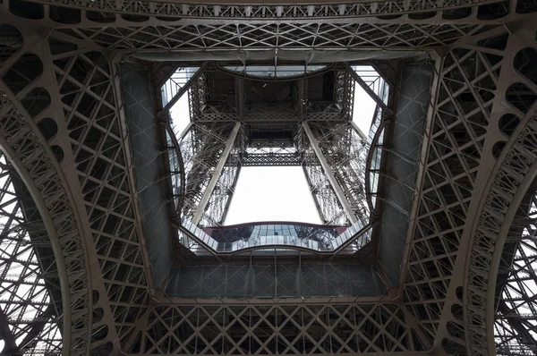 Tour Eiffel v Paříži — Stock fotografie