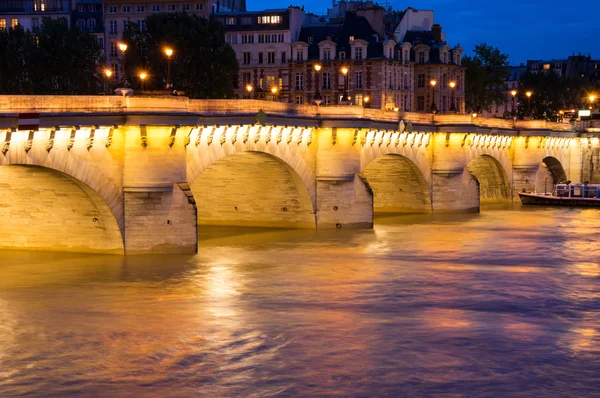 El Pont Neuf (Puente Nuevo) en París —  Fotos de Stock