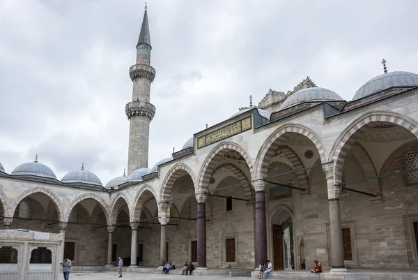 El patio de la mezquita Suleymaniye — Foto de Stock