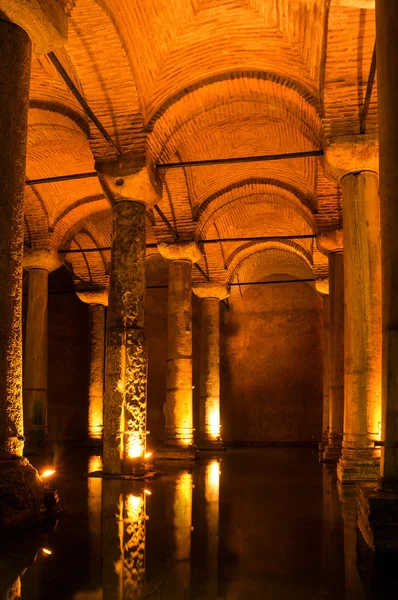 Die Zisterne der Basilika in Istanbul — Stockfoto