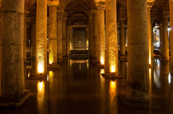 Die Zisterne der Basilika in Istanbul — Stockfoto