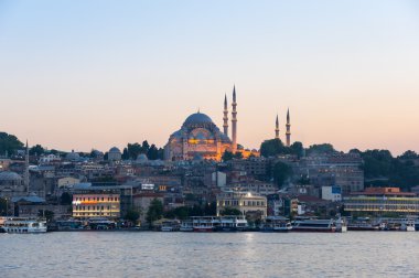 Eminönü ilçesinde günbatımı