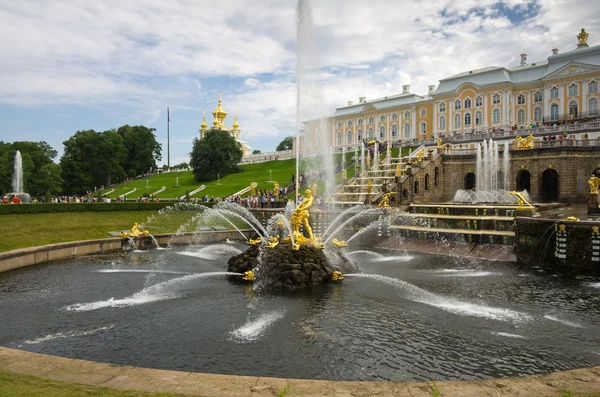 Samson fountain of the Grand Cascade — Stock Photo, Image