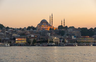 Eminönü ilçesinde günbatımı
