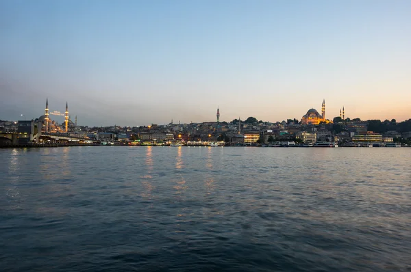 Eminonu Bezirk bei Sonnenuntergang — Stockfoto