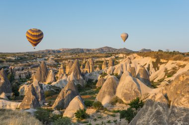 Kapadokya üzerinde sıcak hava balonları