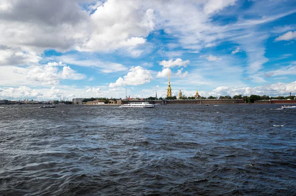 Вид Реку Неву Петропавловскую Крепость Санкт Петербург Россия — стоковое фото