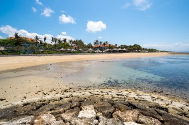 Endonezya 'nın Bali adasındaki Hint Okyanusu kıyısı