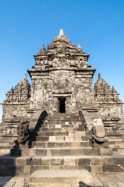 Prambanan ya da Rara Jonggrang, Endonezya 'nın Yogyakarta bölgesinde bulunan 9. yüzyıl Hindu tapınağı.