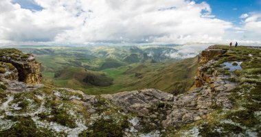 Rusya 'nın Karachay-Çerkesya Cumhuriyeti' ndeki Bermamyt Platosu 'nun panoramik manzarası
