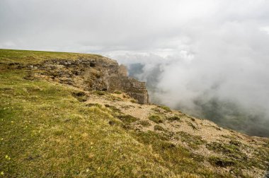 Rusya 'nın Karachay-Çerkesya Cumhuriyeti' ndeki Bermamyt Platosu 'nun panoramik manzarası