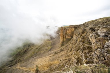 Rusya 'nın Karachay-Çerkesya Cumhuriyeti' ndeki Bermamyt Platosu 'nun panoramik manzarası
