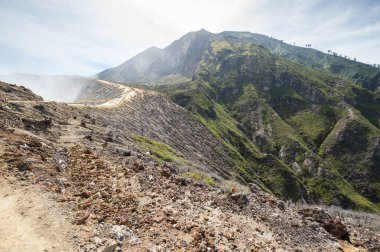 Doğu Java, Endonezya 'daki Ijen volkanının yamacı