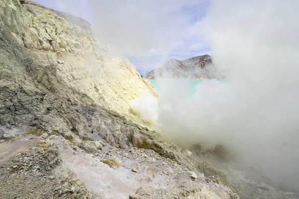 Ijen Vulkán Türkiz Színű Savas Kráter Tóval Kelet Jáván Indonéziában — Stock Fotó