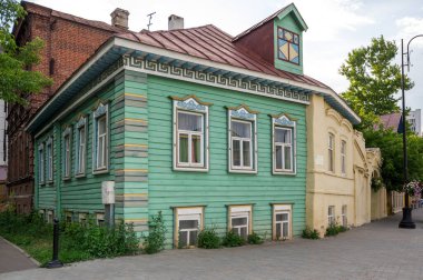 Rusya 'nın Tataristan cumhuriyetinin başkenti Kazan' ın tarihi merkezinde sokak manzarası