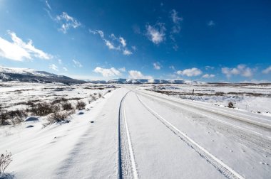 Altay 'daki Ulagan Dağları' nın kışın manzarası, Sibirya, Rusya