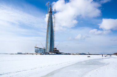 Lakhta Merkezi ve Finlandiya Körfezi 'nin panoramik manzarası, Saint-Petersburg, Rusya