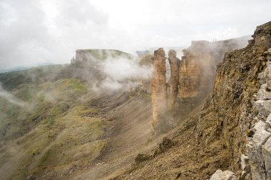 Rusya 'nın Karachay-Çerkesya Cumhuriyeti' ndeki Bermamyt Platosu 'nun panoramik manzarası